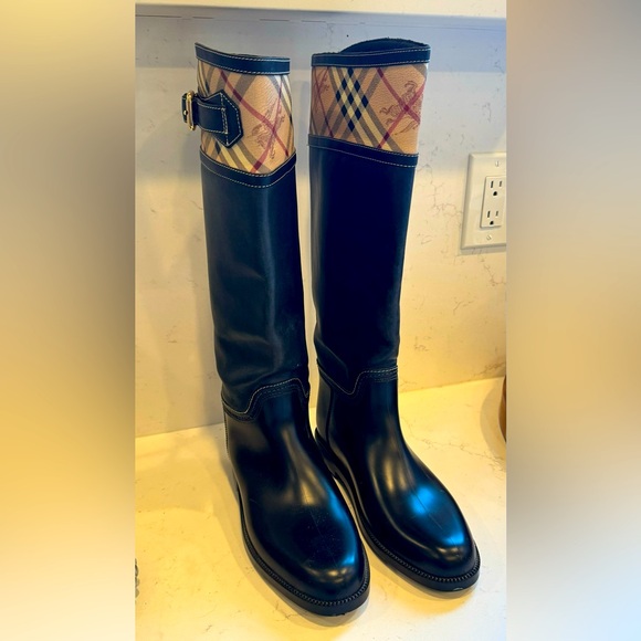 Burberry Leather Vintage Check Boots - Picture 1 of 2
